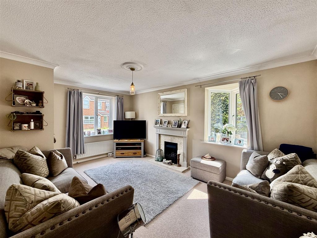 Property photo 2 of 19 2