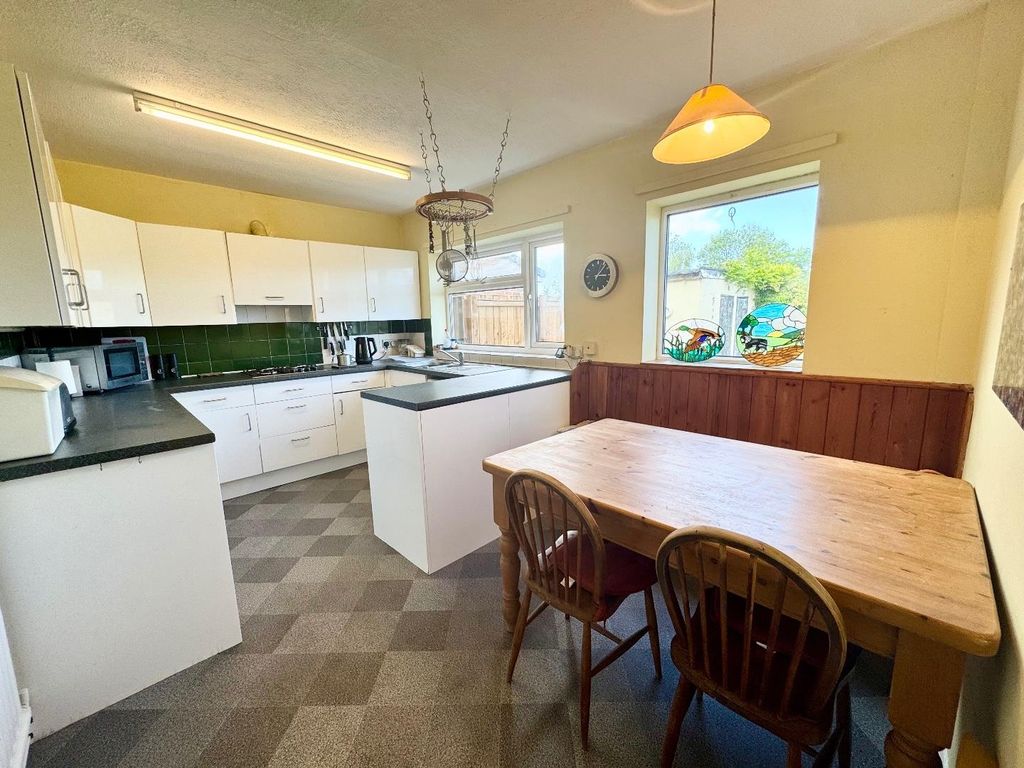 Property photo 3 of 14 Kitchen/Diner