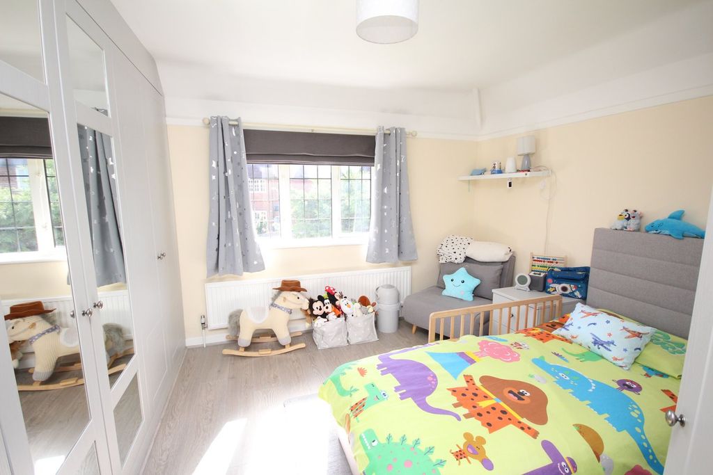 Additional image 8 of 5 bed detached house for saleMeadow Way, Letchworth Garden City SG6