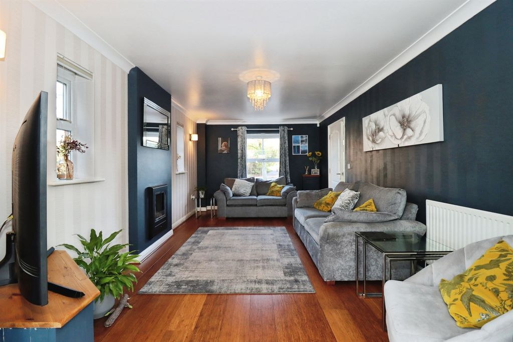 Property photo 3 of 26