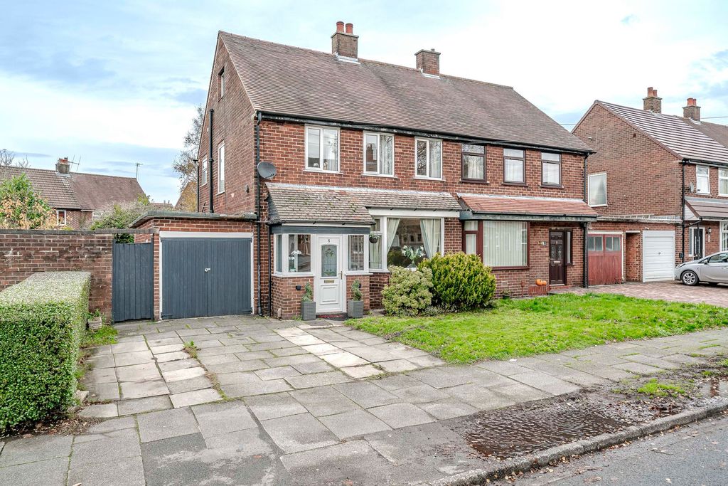 Property photo 1 of 40