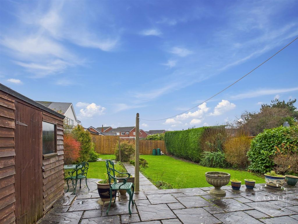 Property photo 3 of 19 Outside