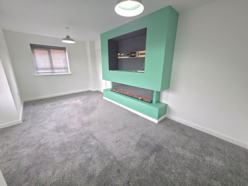 Property photo 2 of 21 Lounge