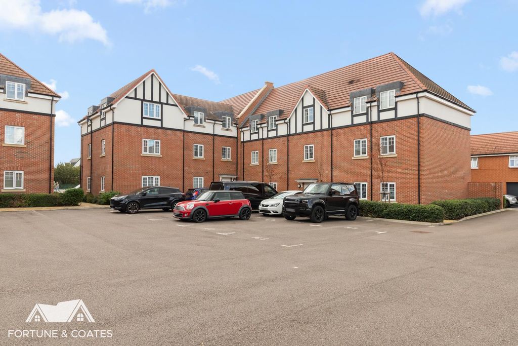 Property photo 1 of 14 Dunnockroad_21.Jpg