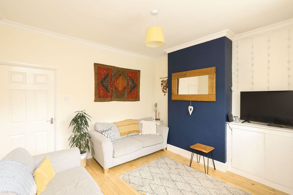 Property photo 2 of 26