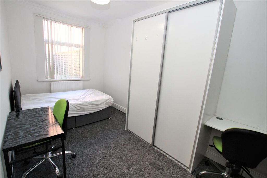 Property photo 1 of 14 Bedroom.Jpg