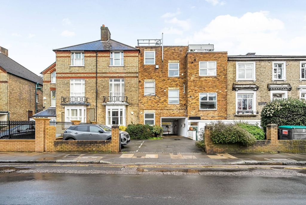 Property photo 2 of 19