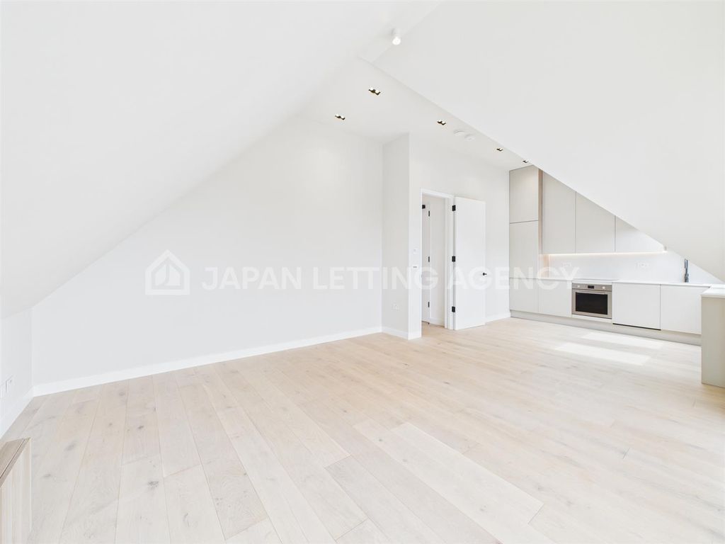 Property photo 3 of 10 Cam04401G0-Pr0069-Still004.Jpg