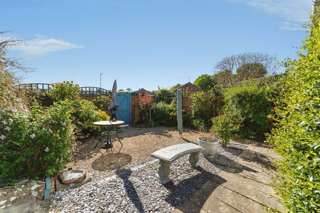 Property photo 2 of 8