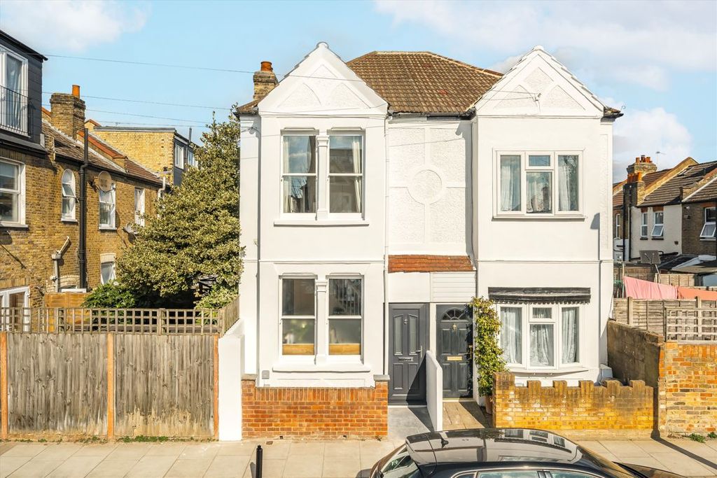 Property photo 3 of 10