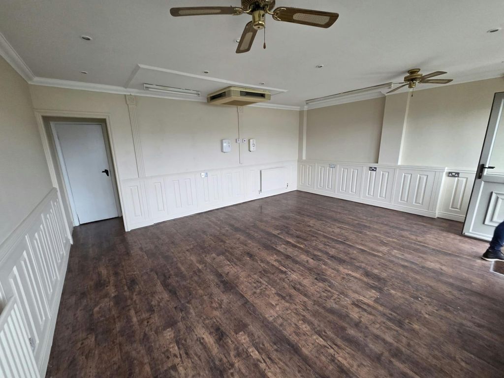 Property photo 3 of 8 Img20251209Wa0049.Jpg