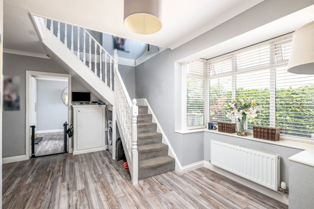 Property photo 3 of 33