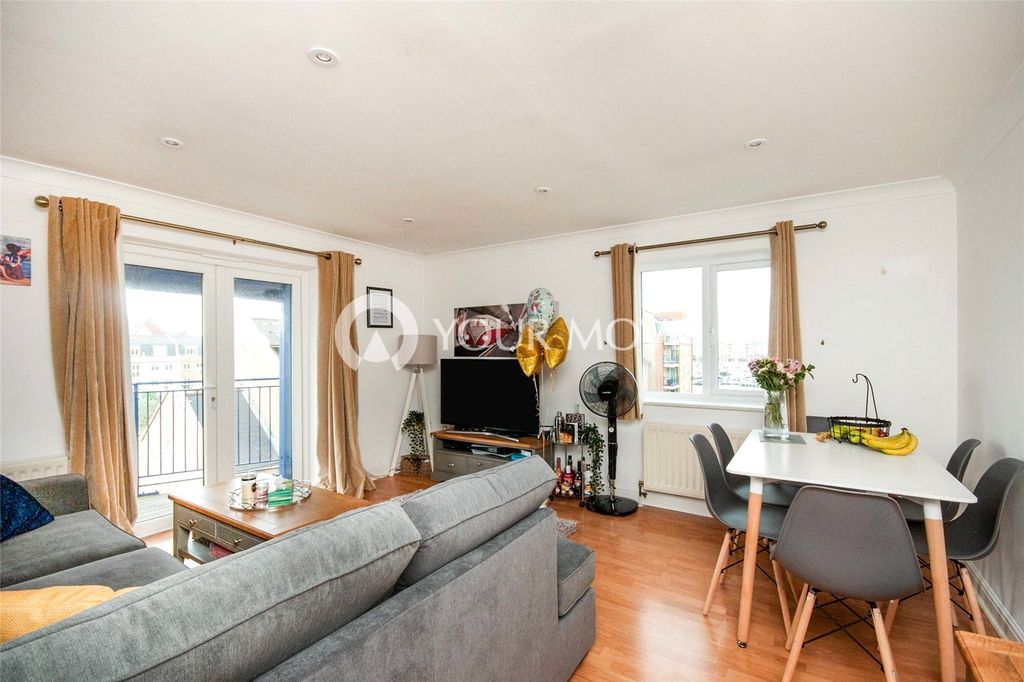 Property photo 3 of 12 Living Room