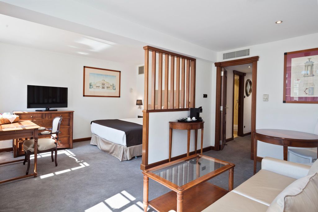 Property photo 2 of 4 Studio Lounge View.Jpg