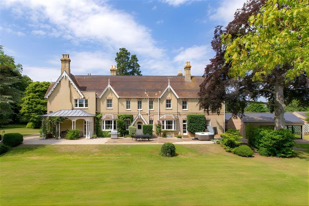 Property photo 1 of 18