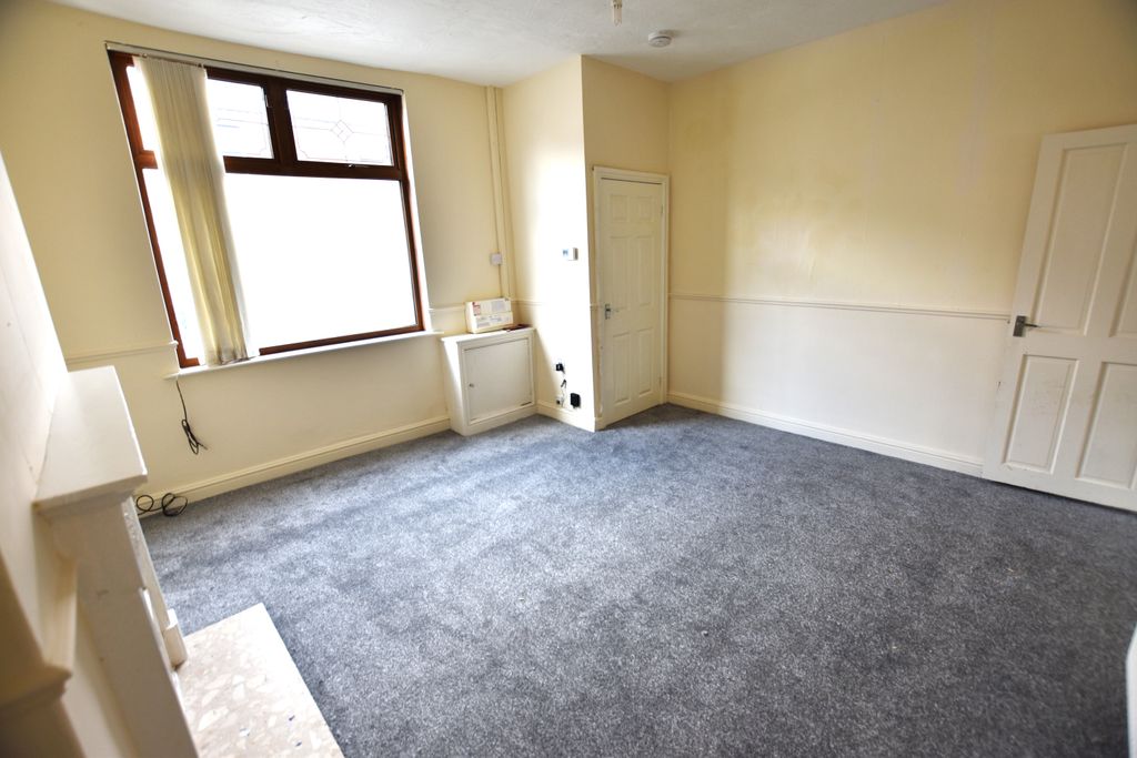 Property photo 3 of 11 2