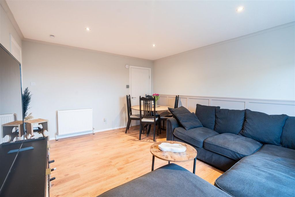 Property photo 3 of 17 Lounge-1.Jpg