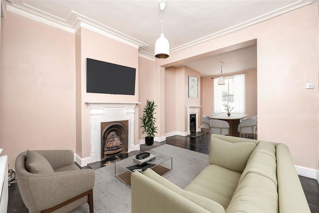Property photo 3 of 12