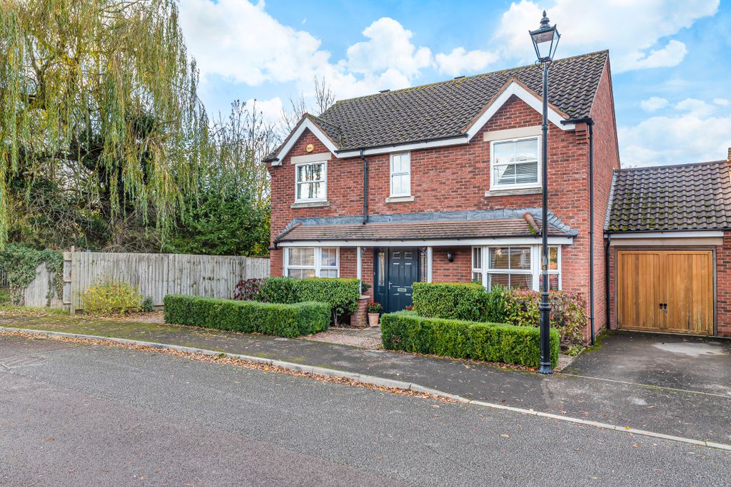 Property photo 1 of 13 Photo 01