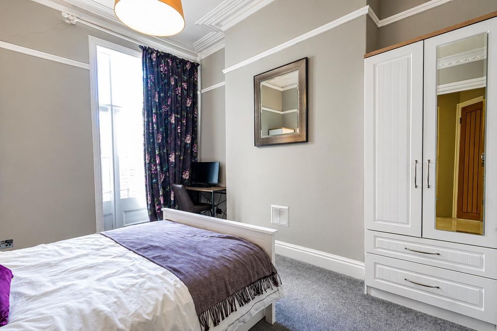 Additional image 13 of 2 bed flat for salePlasturton Avenue, Pontcanna, Cardiff CF11