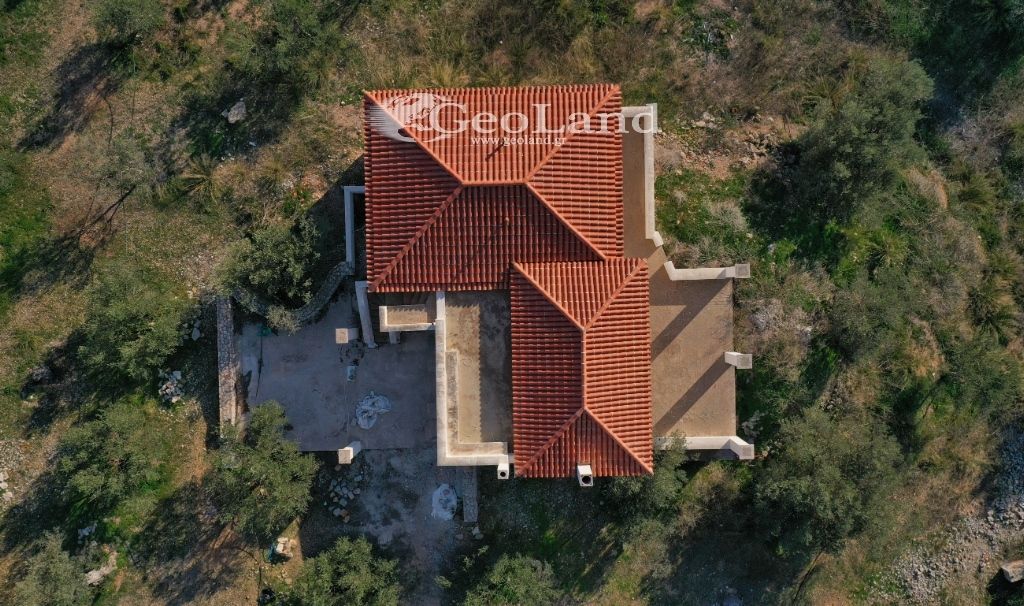 Property photo 2 of 50