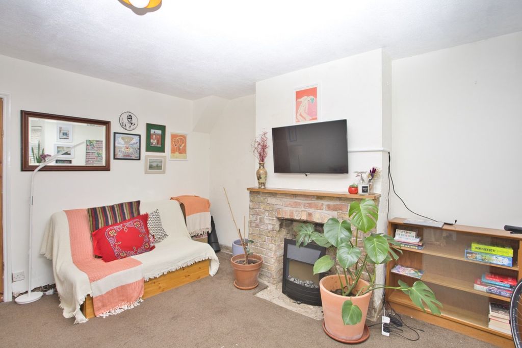 Property photo 2 of 11 Picture No. 32