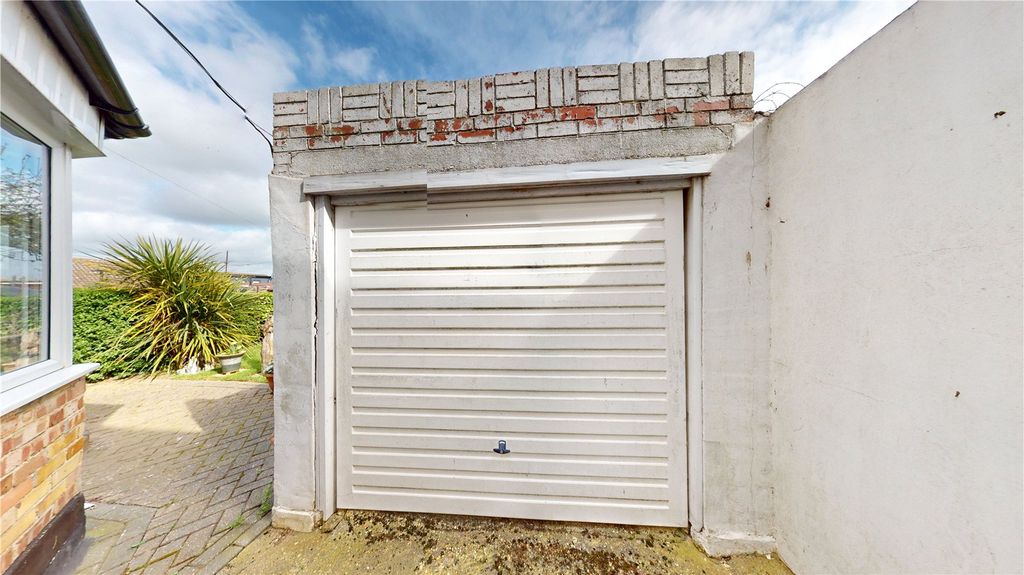 Property photo 3 of 27 Picture No. 20