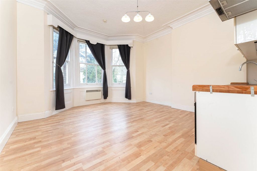 Property photo 1 of 8 Studio Room