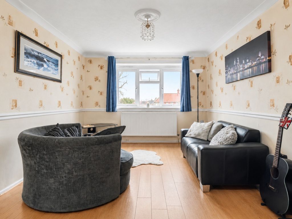Property photo 3 of 7 5036425