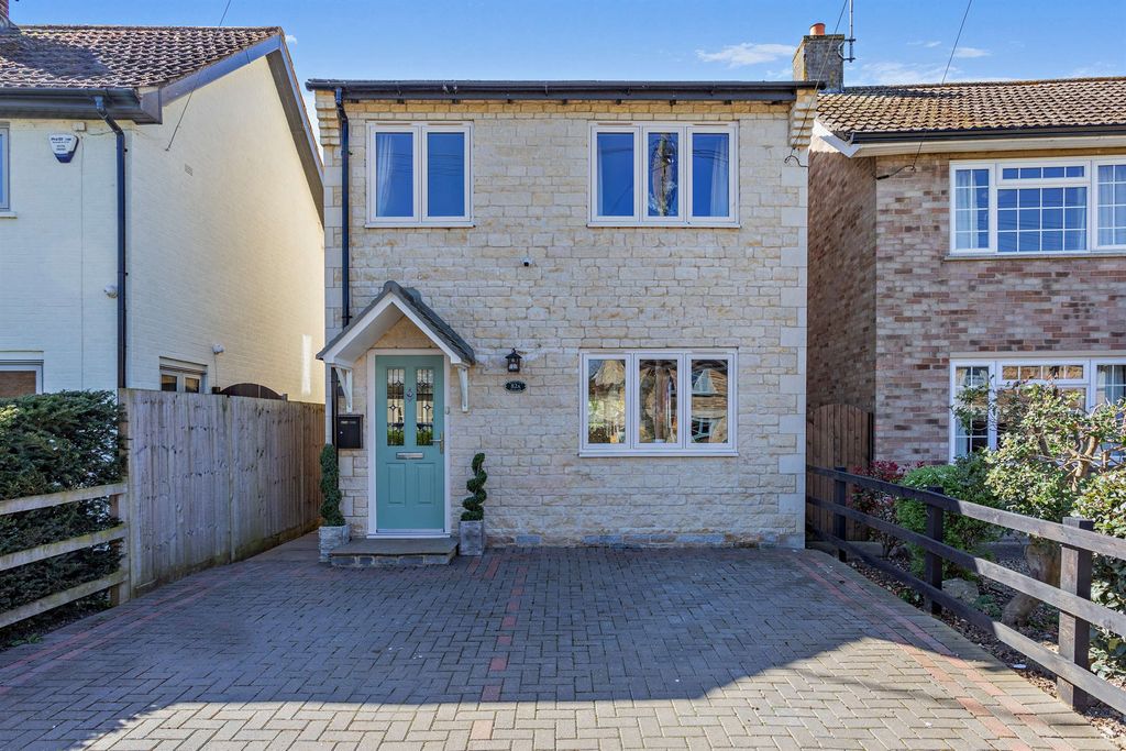 Property photo 2 of 18