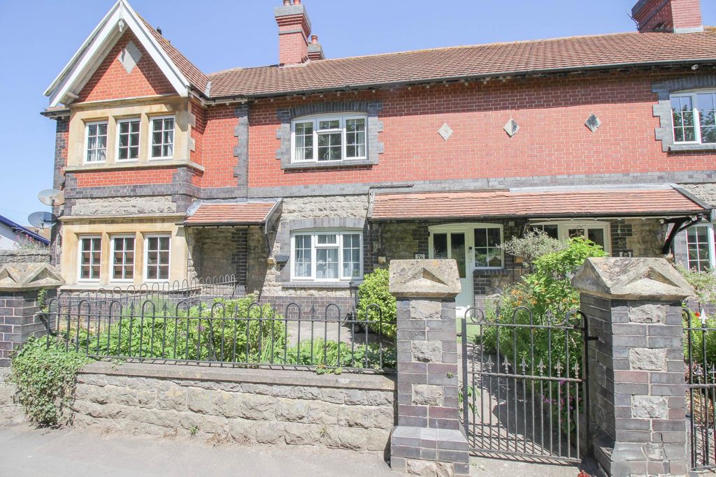 Property photo 1 of 32
