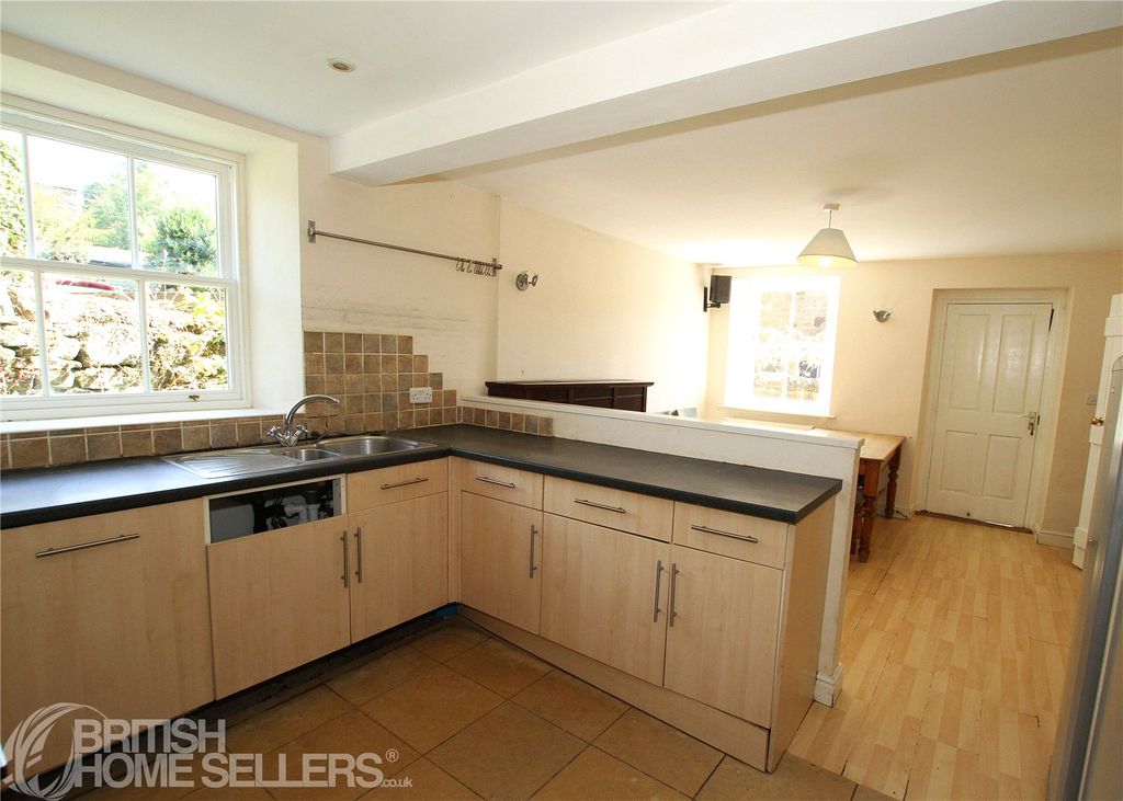 Property photo 2 of 22 Picture No. 05