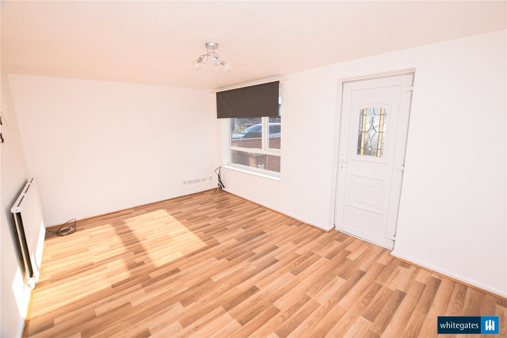 Property photo 3 of 5 Picture No. 05