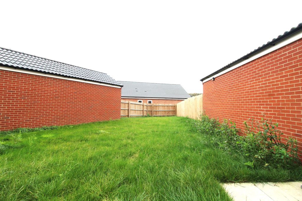 Property photo 3 of 34