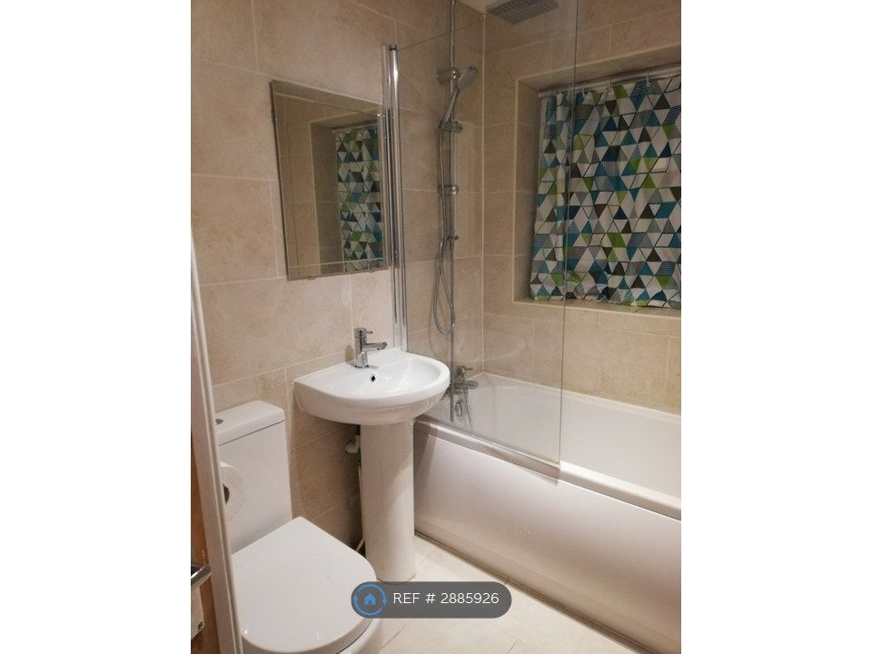 Property photo 2 of 10 Bathroom