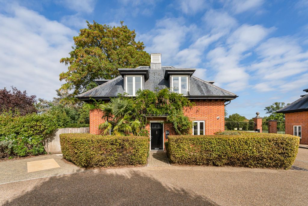 Property photo 1 of 30