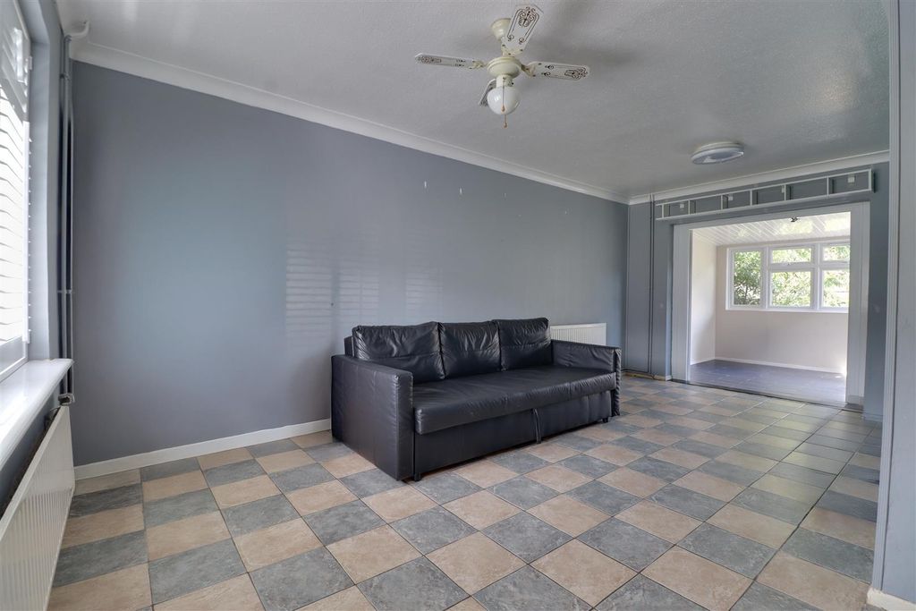 Property photo 3 of 14