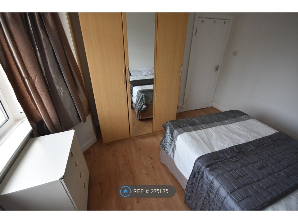 Property photo 2 of 19 Room 2