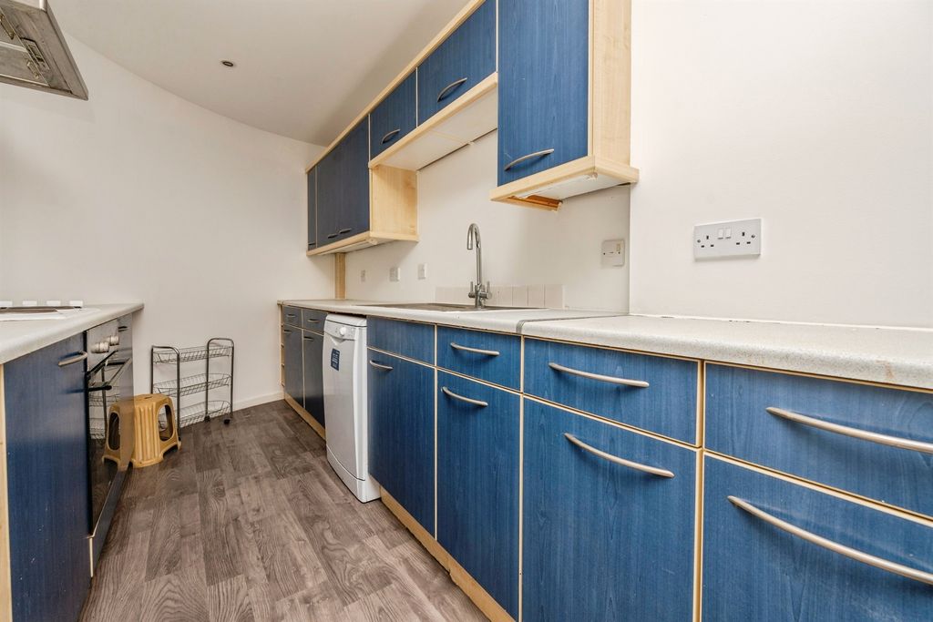 Property photo 3 of 22