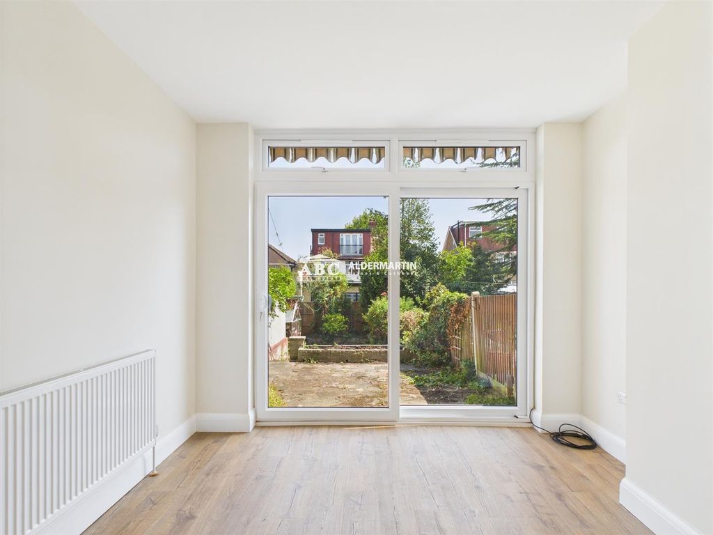 Property photo 3 of 22 Cam03827G0-Pr0070-Still008.Jpg