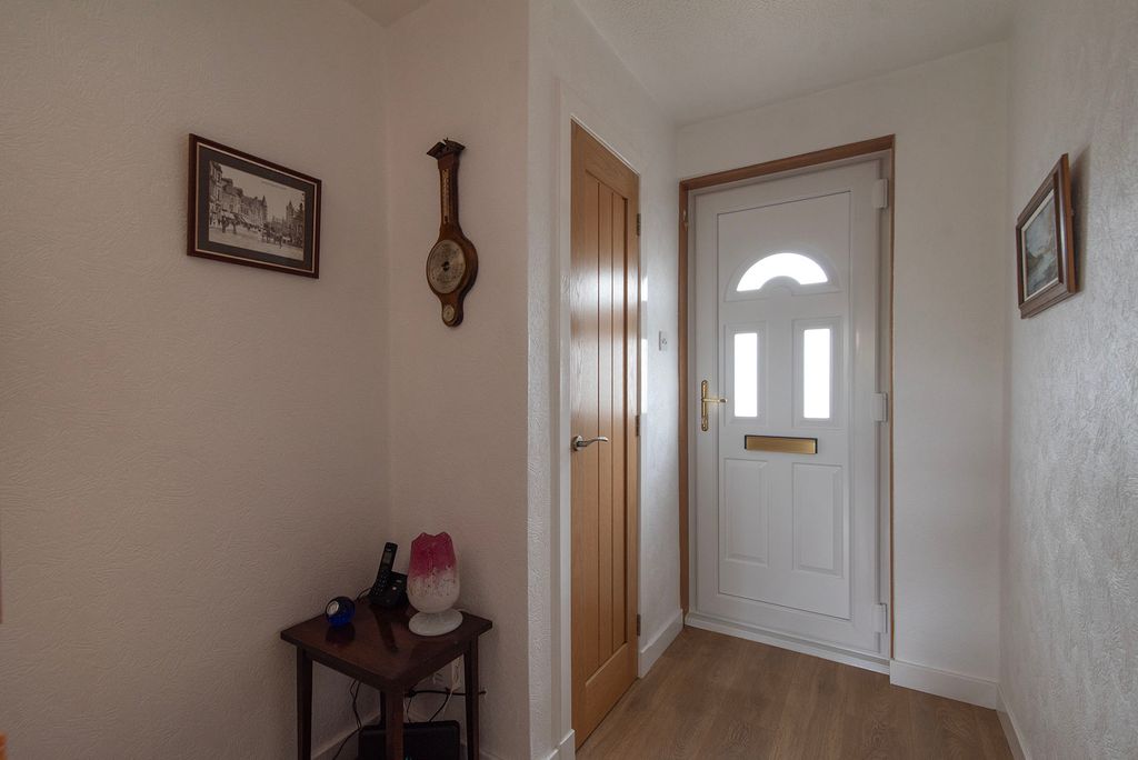 Property photo 2 of 30