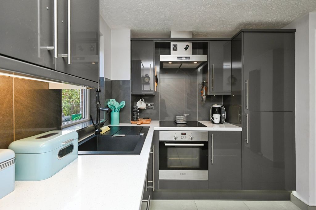Property photo 2 of 15 Kitchen