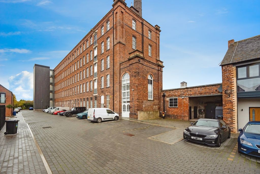 Property photo 1 of 17 Photo