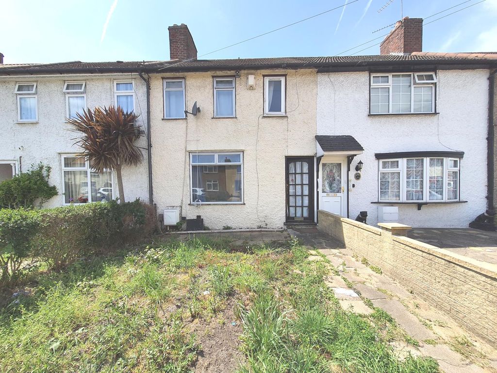 Property photo 1 of 18 Four Bedroom Terraced House For Sale In Dagenham