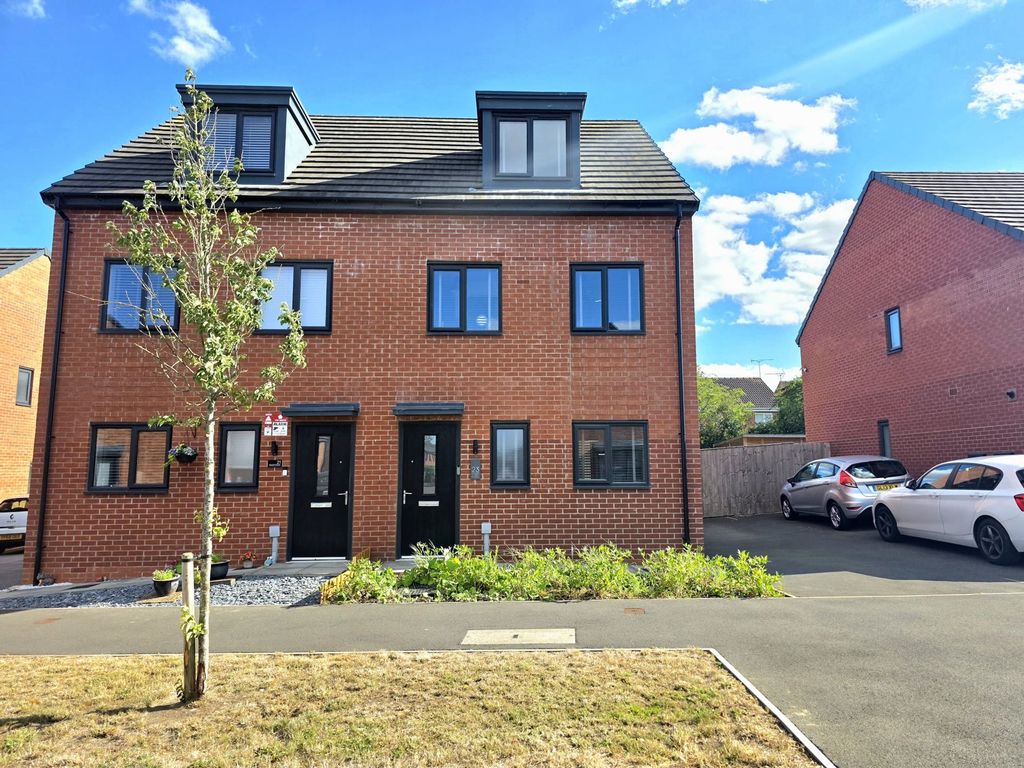 Property photo 1 of 32