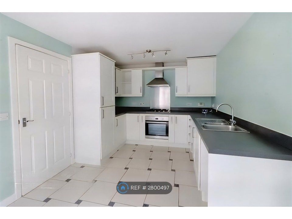 Property photo 2 of 14 Kitchen (Gf)