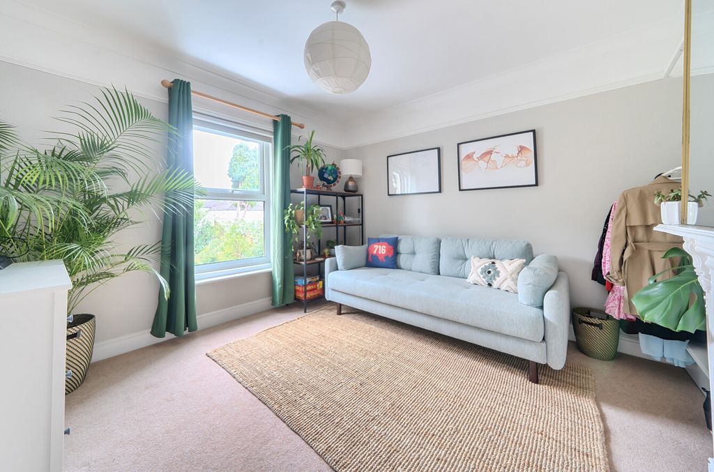 Property photo 3 of 14 1341068-19-68A32d...