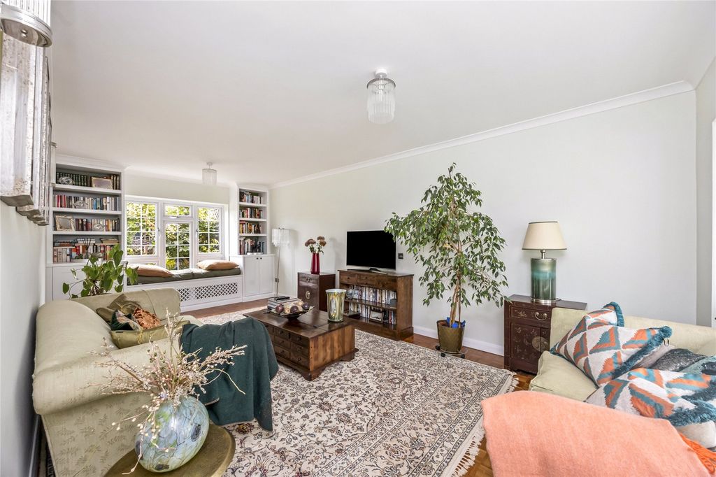 Property photo 2 of 18 Drawing Room