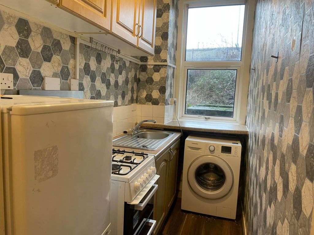 Property photo 3 of 5 Kitchen