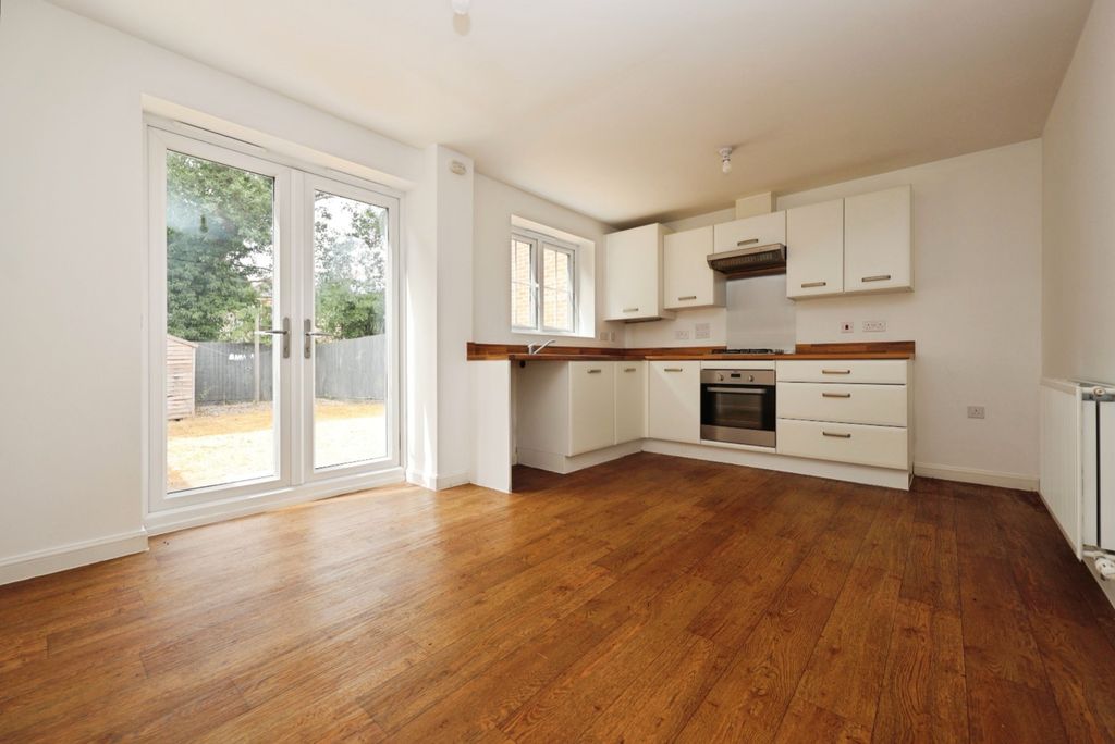 Property photo 2 of 12 5370911